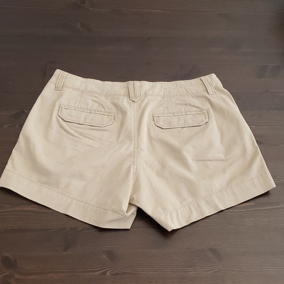 Old navy shorts - Picture 3 of 6
